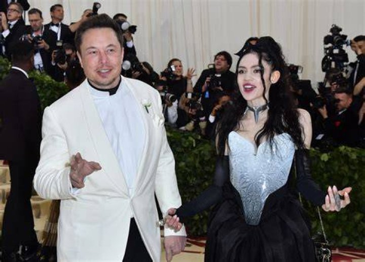 The Story Of Elon Musk And His Girlfriend